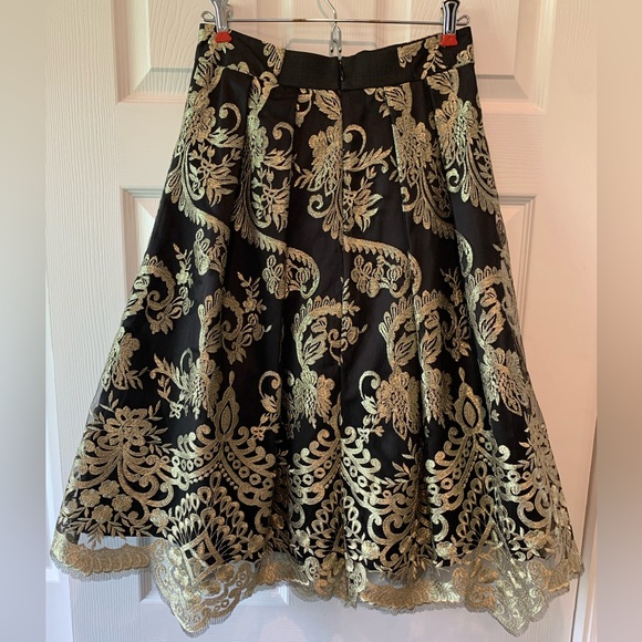 Elegant Black and Gold Lace Skirt - Picture 3 of 8